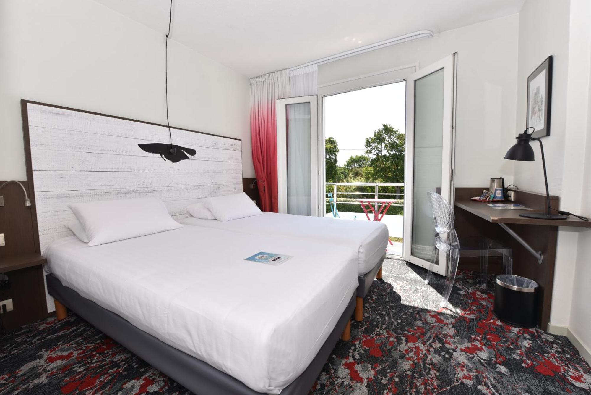 Hotel Kyriad La Rochelle Centre Ville Екстериор снимка