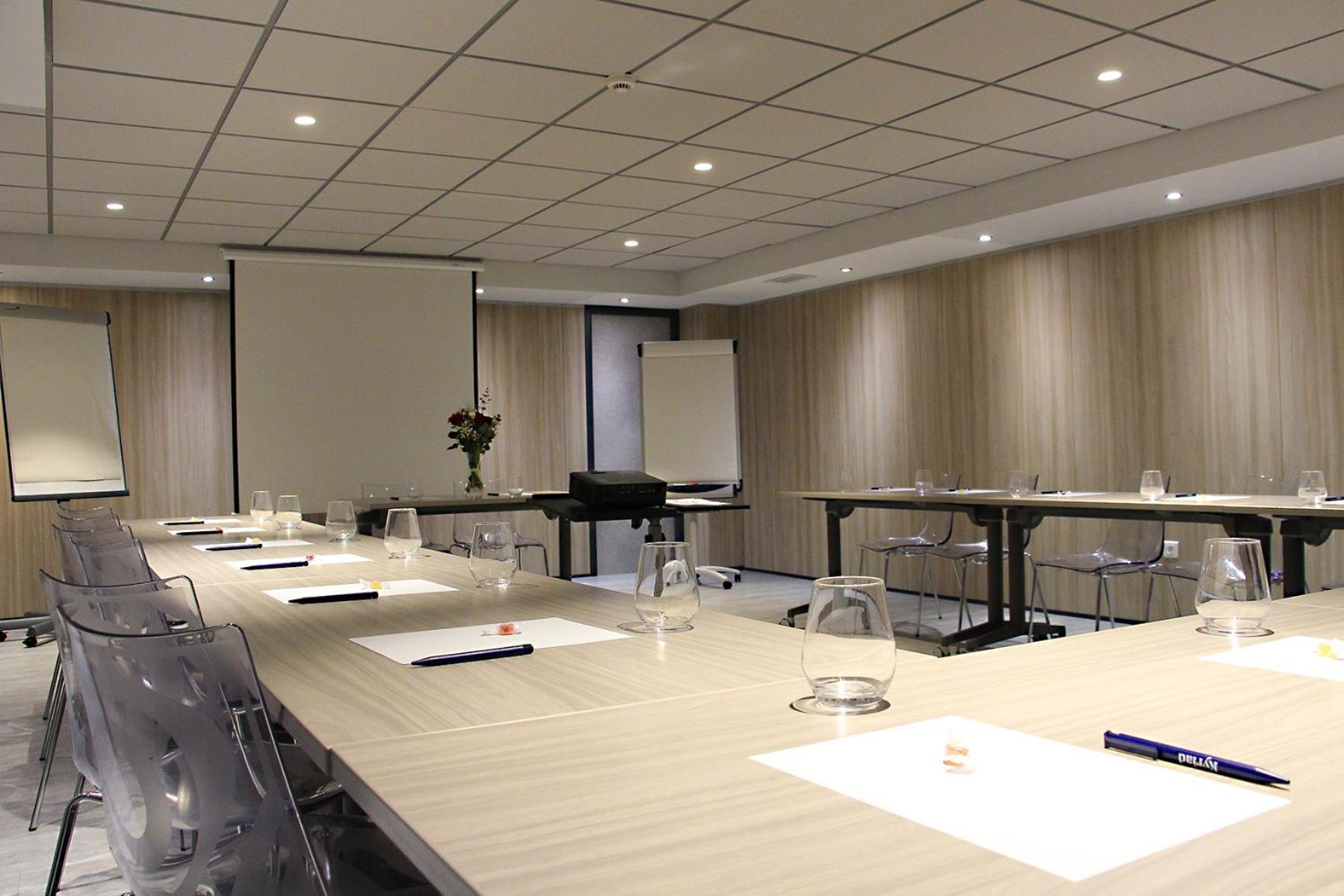 Hotel Kyriad La Rochelle Centre Ville Екстериор снимка