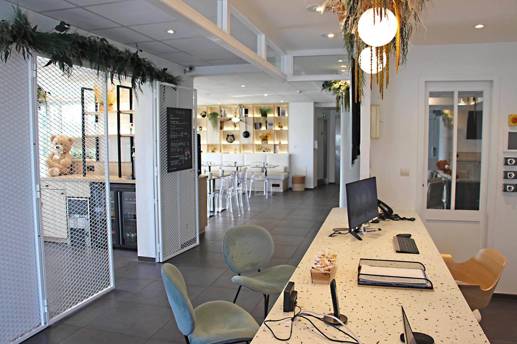 Hotel Kyriad La Rochelle Centre Ville Екстериор снимка