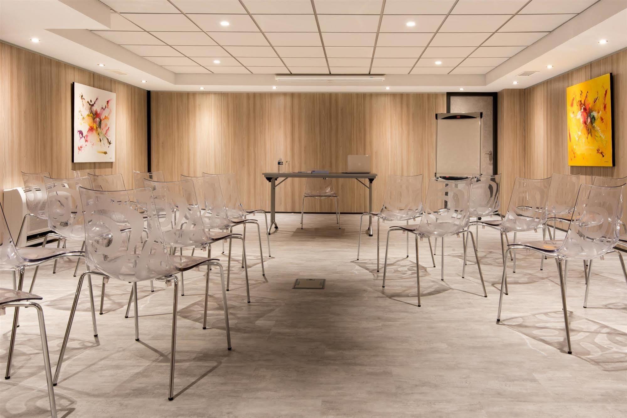 Hotel Kyriad La Rochelle Centre Ville Екстериор снимка